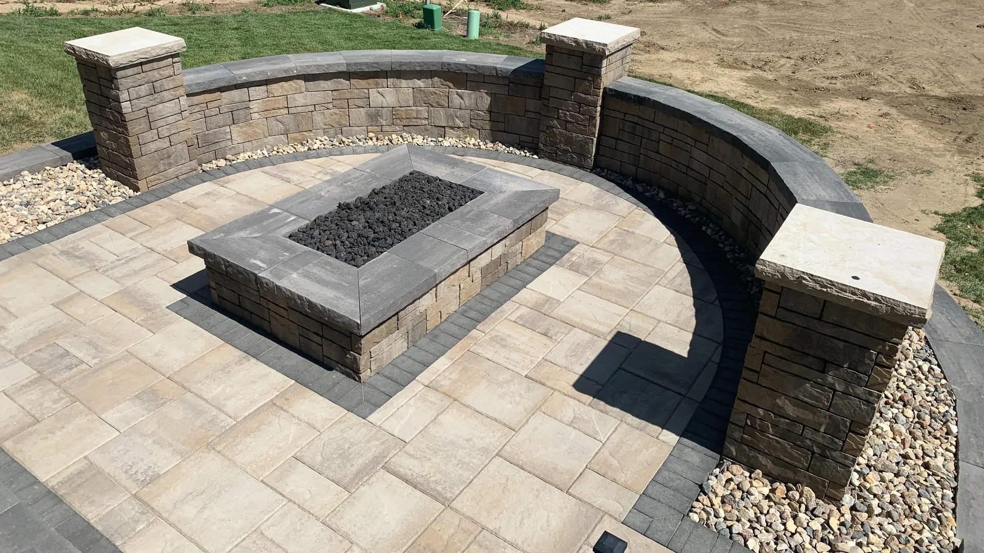 Seating Walls: A Stylish & Practical Outdoor Upgrade