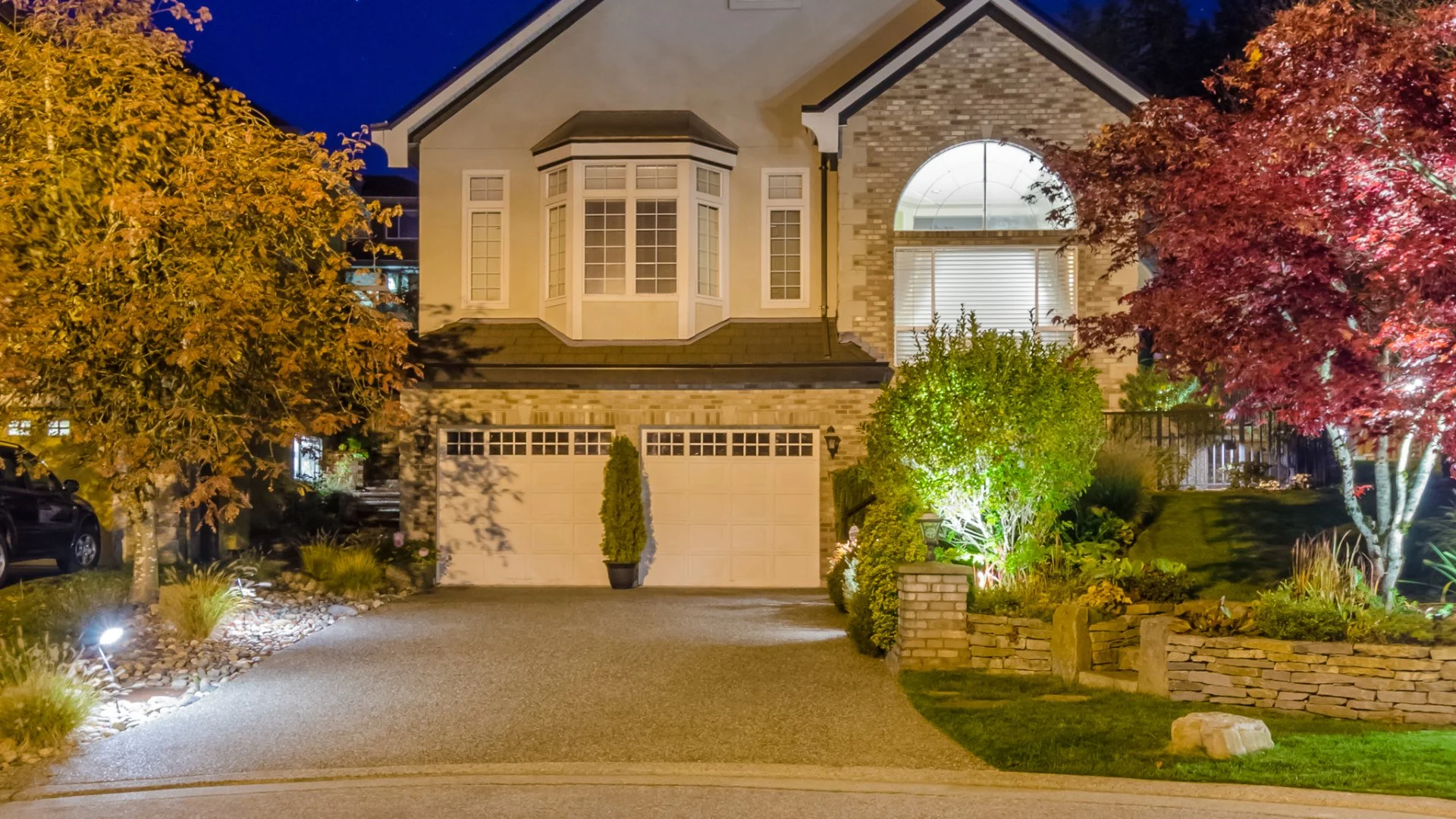How to Achieve a Beautiful Landscape Lighting Display