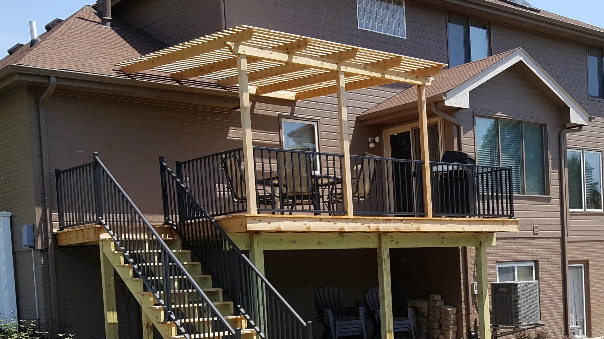 Wood vs Composite Decks - Which Option Is Better?