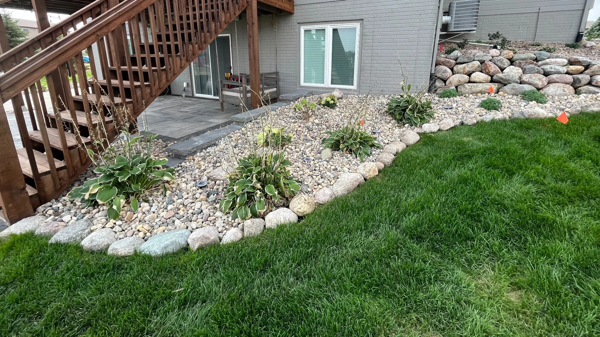 5 Popular Options for Your Landscape's Rock Ground Cover