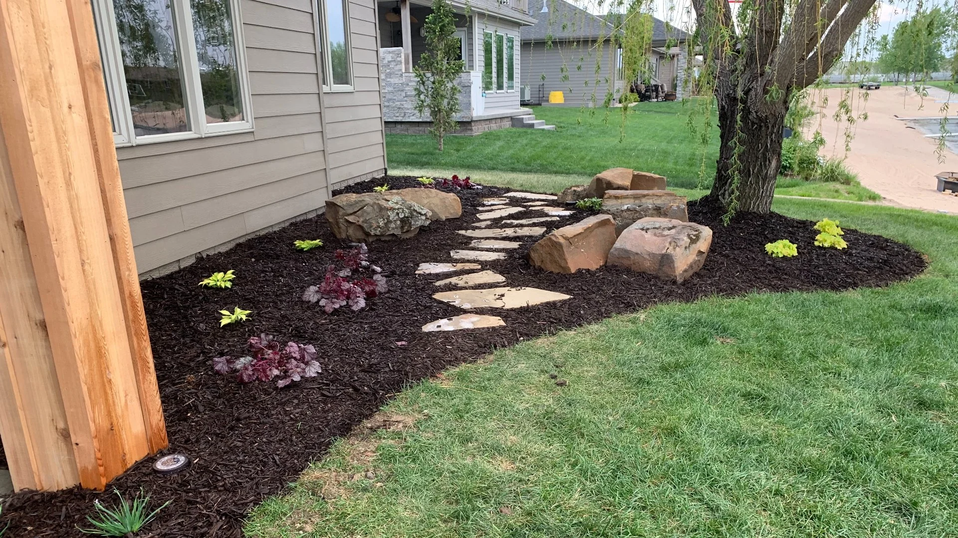 Should the Mulch in Your Landscape Beds Be Replenished?
