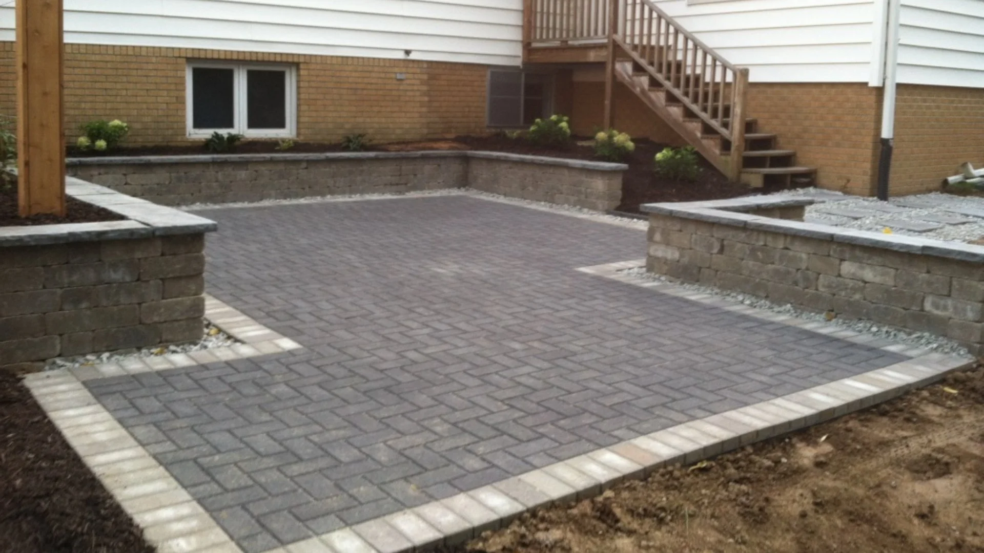 Covered Patio vs Open Patio: Which Is Better for Your Space?