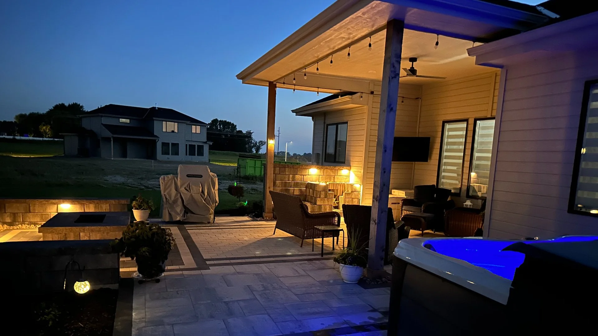 Why Bluetooth-Controlled Landscape Lighting Is a Smart Investment