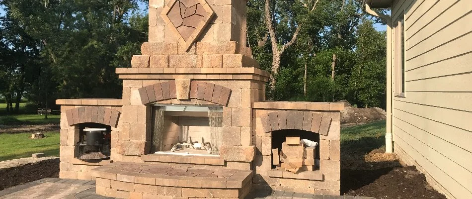 Block outdoor fireplace in Omaha, NE.